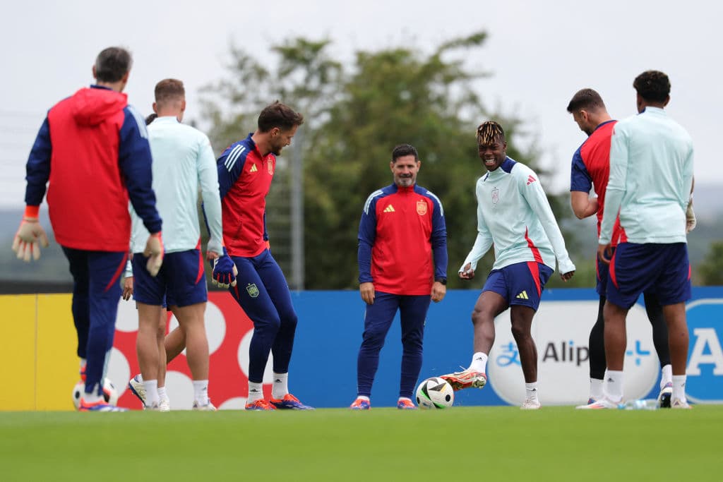 España cierra preparación para medirse a Alemania en Cuartos de Final con los 26 jugadores 