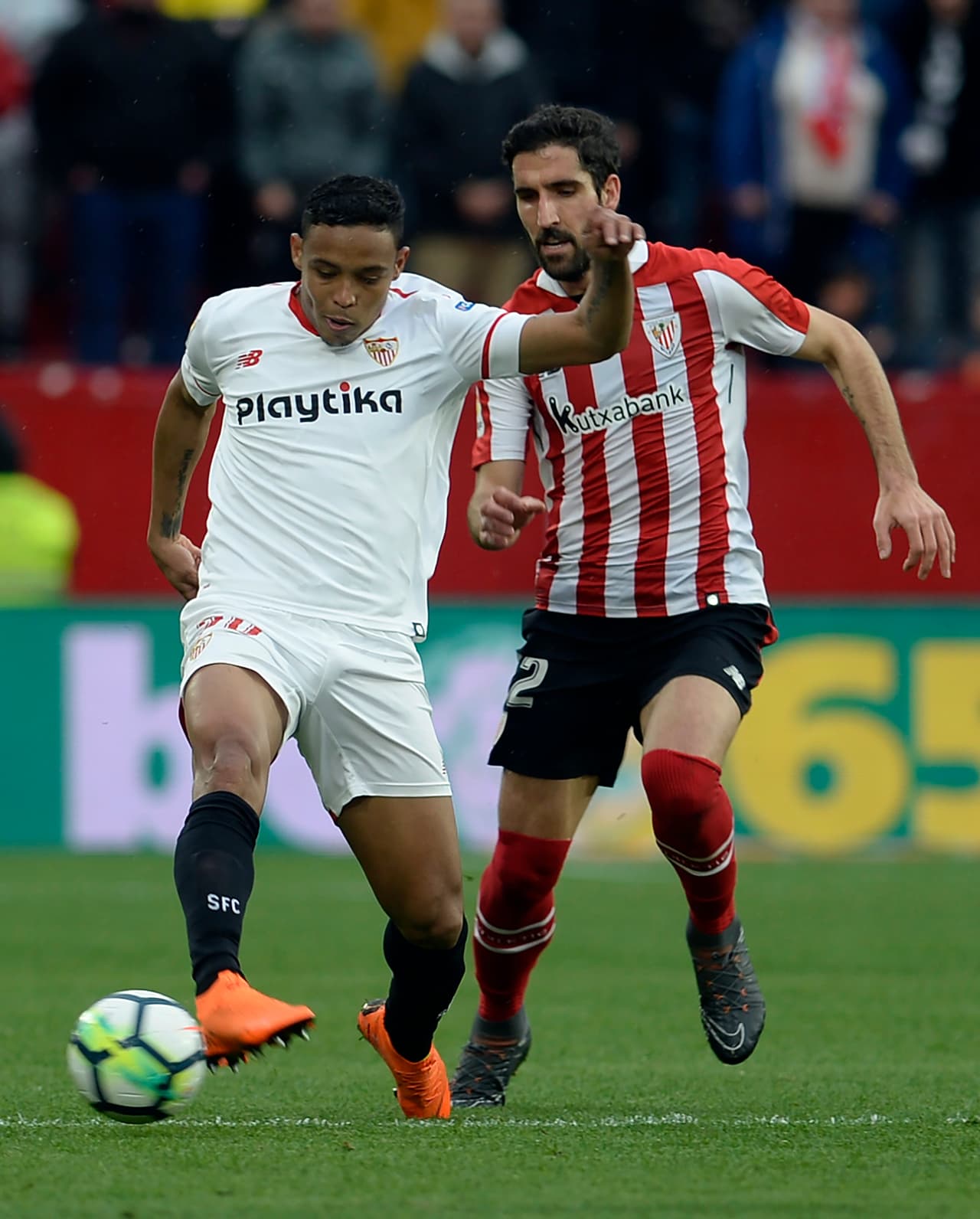 En el minuto 65 el colombiano Muriel dejó el campo para que Nolito ocupase su lugar. El español tuvo dos claras de gol pero el portero evitó su anotación en ambas.