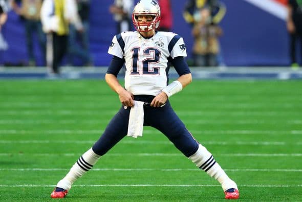 A pesar de ser un ganador (cuatro títulos, seia apariciones en el Super Bowl) y protagonist de una de las mejores actuaciones en la NFL (46 drives ganadores en sus 15 años de carrera), la posición de Brady en esta lista es un reflejo del hedor que emana del escándalo del ‘Deflategate’. La controversia suma a la idea de que el éxito a largo plazo de New England ha sido impulsado por diversos delitos. Si bien no hay una correlación probada entre los balones desinflados y el rendimiento en el terreno de Brady, el hecho de que otro escándalo se cierne sobre los Patrios, sin duda nubla la evaluación.