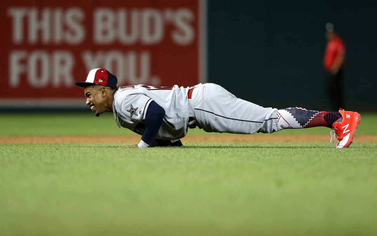 Además, en el 2016 se adjudicó el Guante de Oro y un año después fue el Bate de Plata.