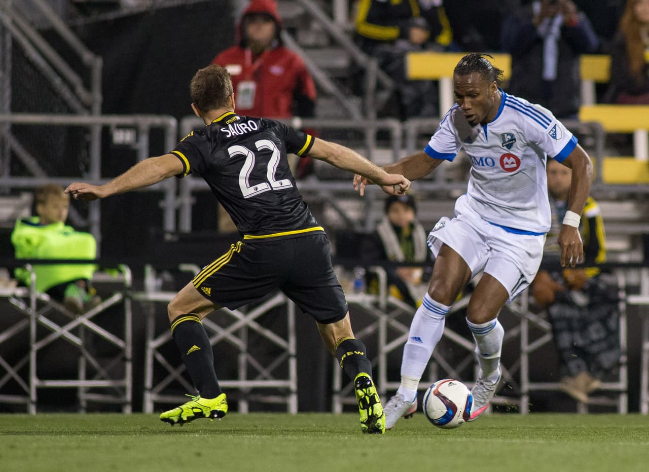 Gastón Sauro y su duelo frente a Didier Drogba.