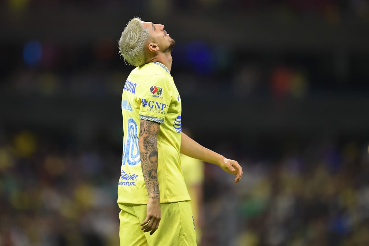 Y desde los primeros minutos del partido se pusieron intensas las cosas por goles anulados a ambos equipos en los primeros 12 minutos.
<br>