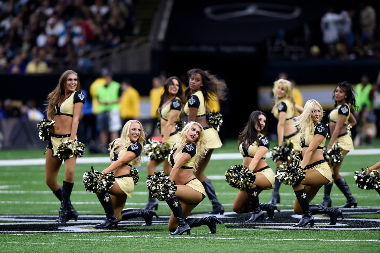 Las sensuales animadoras de la NFL le dieron alegría, belleza y energía al espectáculo del fútbol americano estadounidense en su Semana 13 de competencia, en un condimento único para el público.