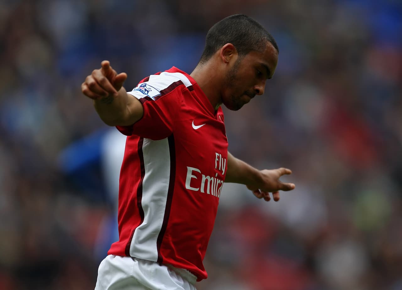 Delanteros - Theo Walcott
