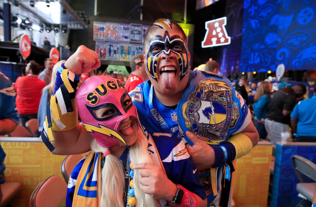 Así se vivieron los momentos previos a la edición 2019 del Draft de la NFL. Imperdibles imágenes de los fanáticos más apasionados del mundo.