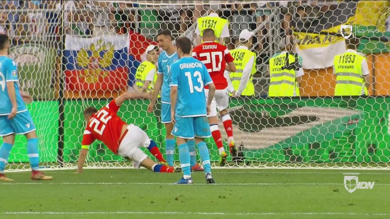 El CUARTO para Artem Dzyuba y esto ya es Rusia 9-0 a San Marino