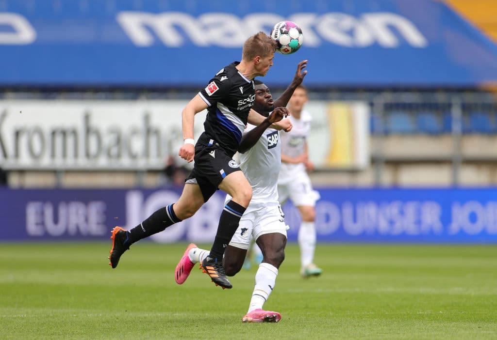Arminia Bielefeld no deja que el Hoffenheim les gane en casa y empatan 1-1.