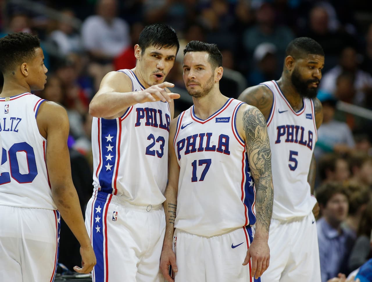En otro partido, los Philadelphia 76ers también ganaron en casa en donde recibieron a Brooklyn Nets por 95-121. Con 19 puntos JJ Redick fue el jugador con más puntos en este partido, seguido por Spencer Dinwiddie.