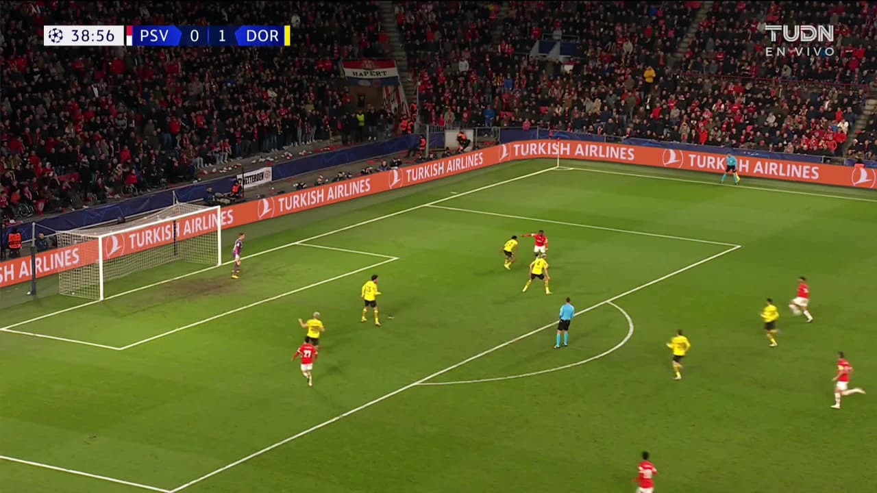 ¡TIRO ATAJADO! disparo por Ismael Saibari.