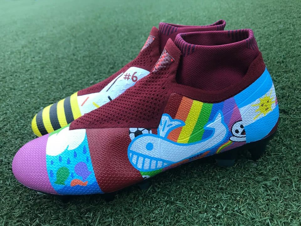 ¿Los botines de 'Kaku' Romero Gamarra? Este ejemplo tiene ballenas, arco iris y la bandera argentina. (New York Red Bulls)