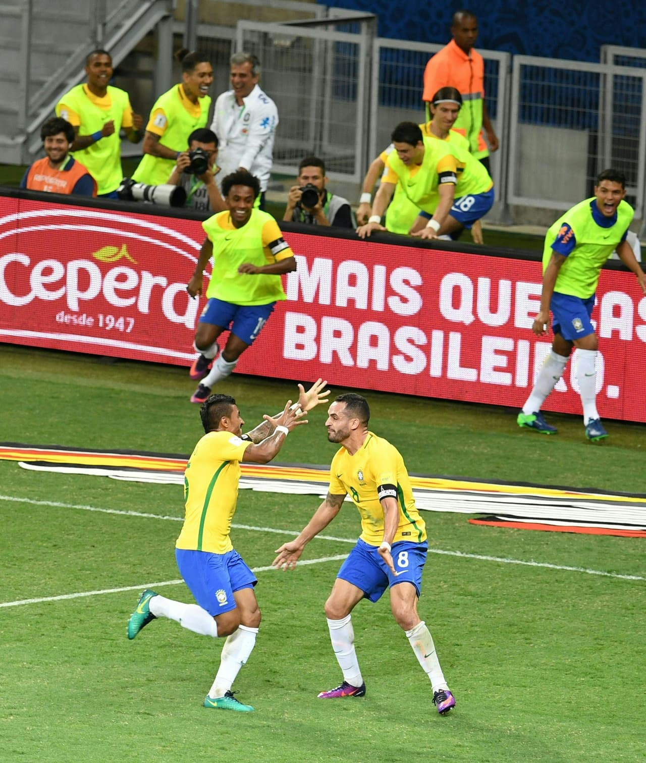 Tite dirigió en el Corinthians a Paulinho y a Renato Augusto (quien también juega en China) y no dudó en convocarlos y hacerlos titulares. Brasil está recuperando su JOGO BONITO.