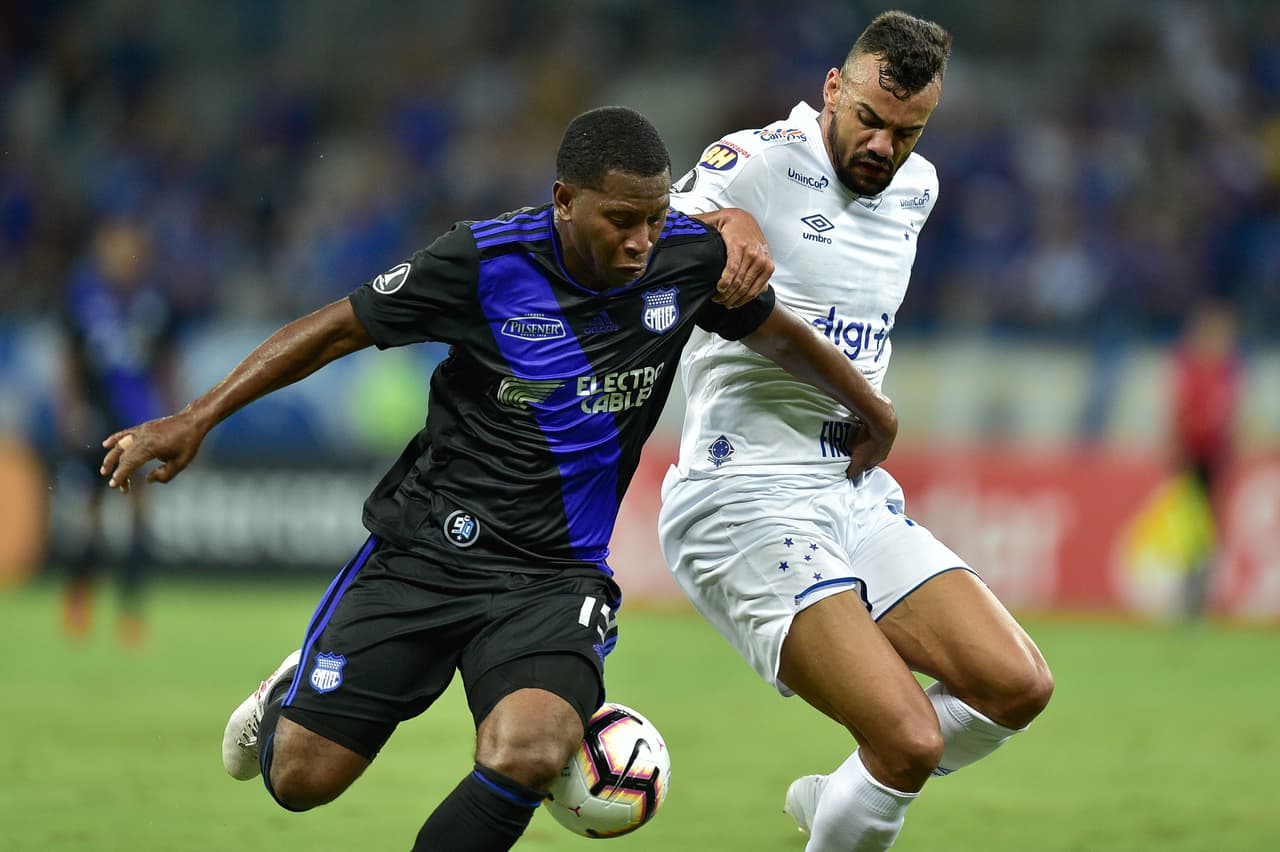 Finalmente, la última adición a la lista es la del goleador ecuatoriano Brayan Angulo, quien viene a competir con Milton Caraglio y Martín Cauteruccio.