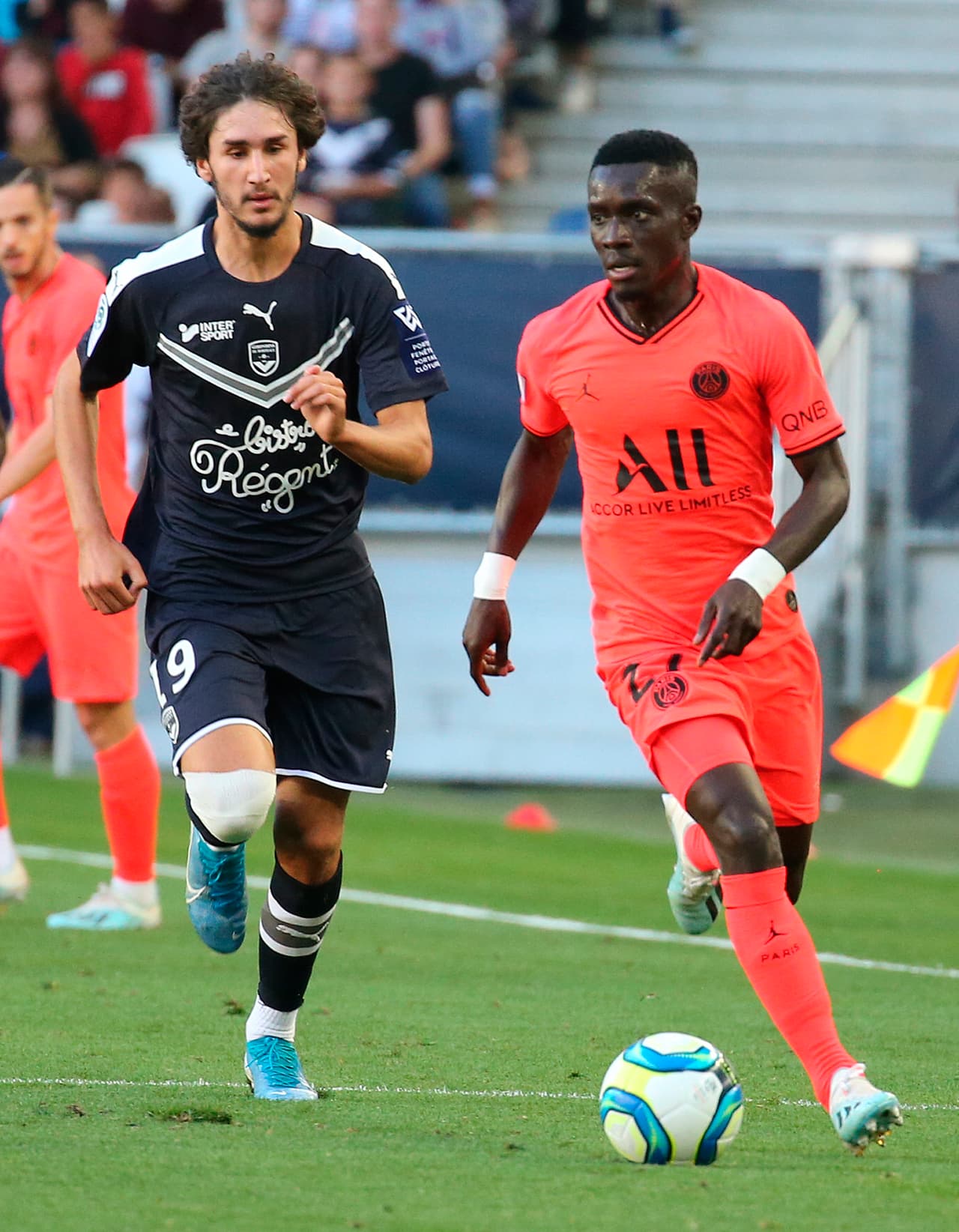 Con gol de Neymar al minuto 70 el PSG toma el liderato de la Ligue 1.