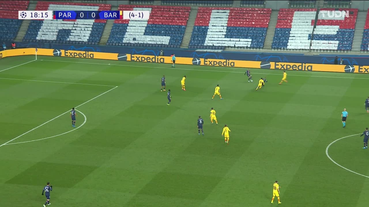 ¡TIRO ATAJADO! disparo por Ousmane Dembele.