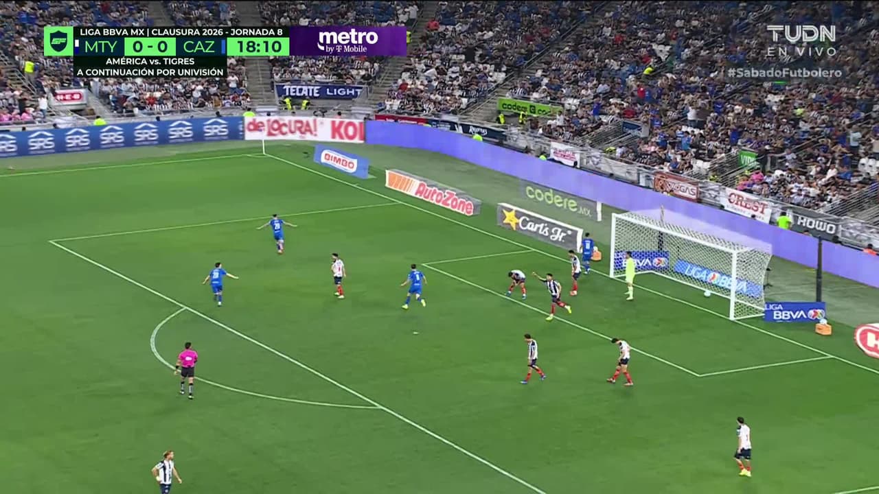 ¡GOL!  anota para Cruz Azul. Carlos Rotondi