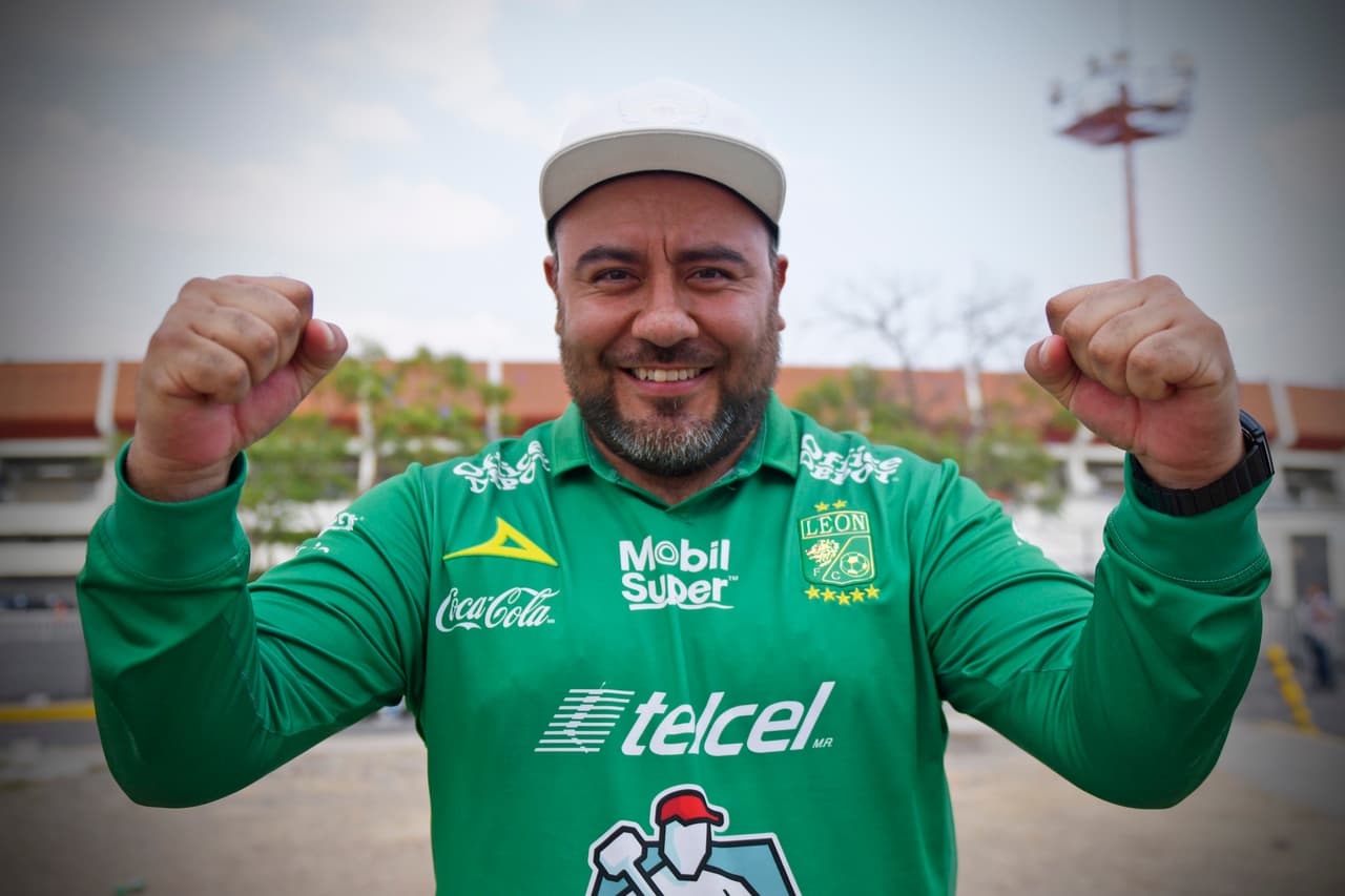 Los aficionados de América y León dejaron de lado que el partido no se jugara en el Estadio Azteca, donde estaba programado originalmente, para trasladarse a apoyar con todo a sus equipos a Querétaro en este duelo de Ida de la Semifinal de la Liguilla.