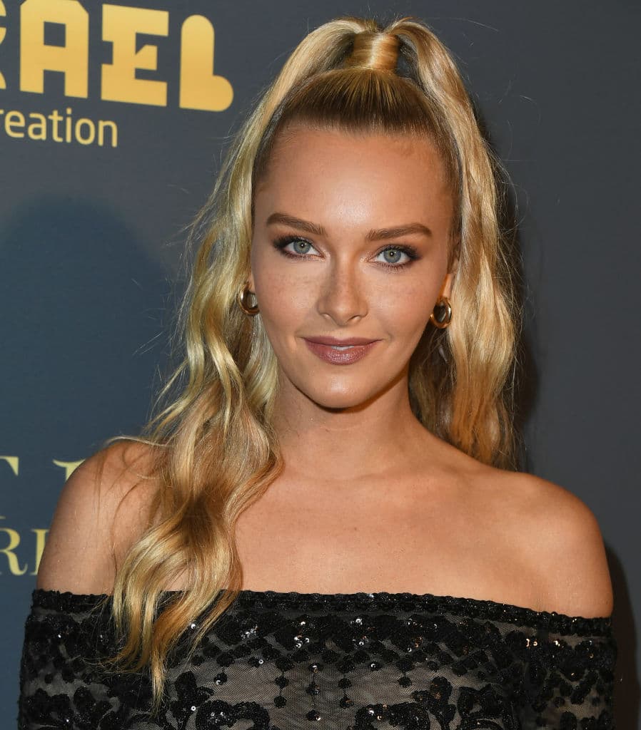 Así ha brillado la actriz y modelo Camille Kostek.