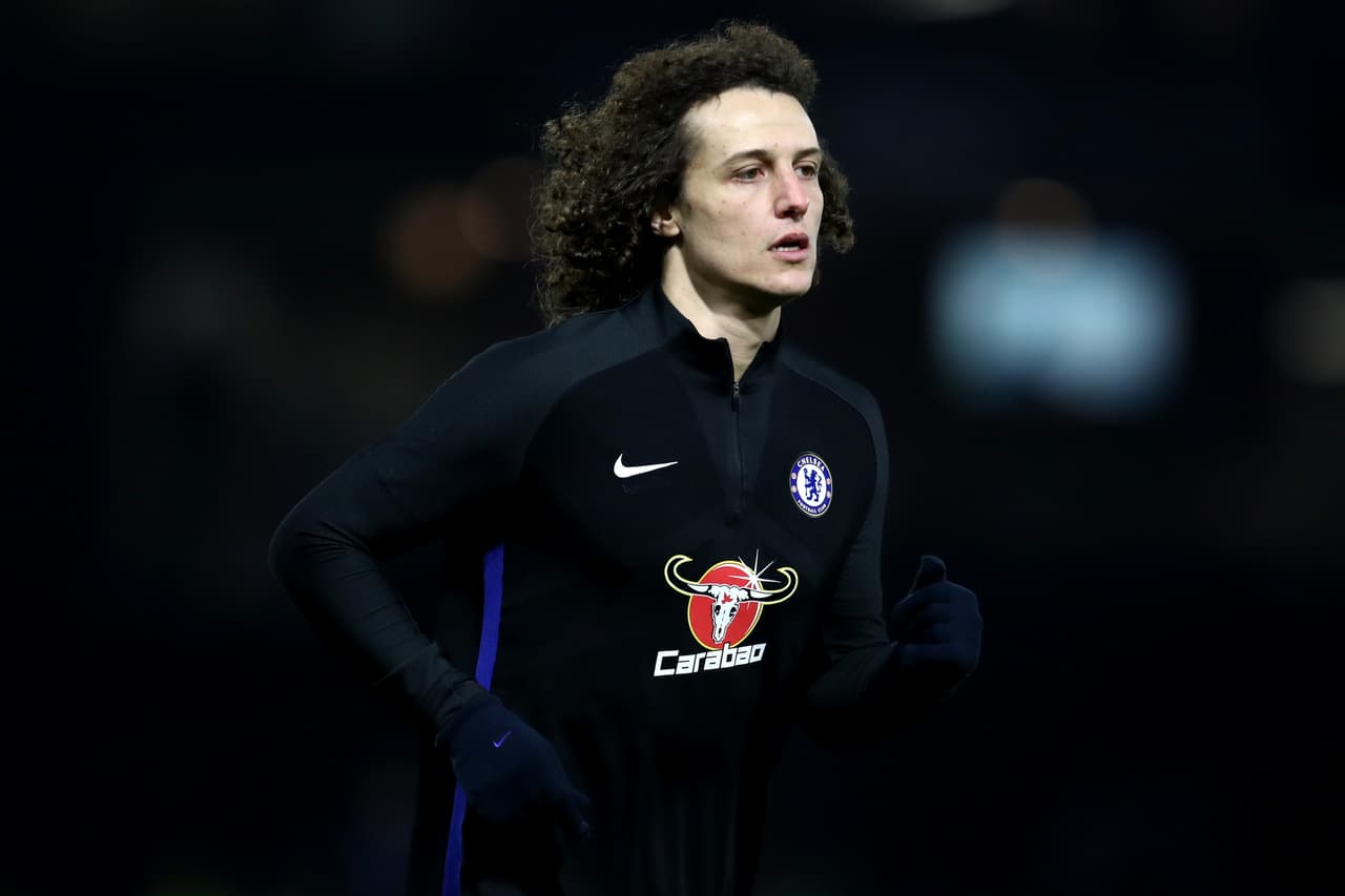 El brasileño David Luiz, del Chelsea, proragoniza uno de los rumores más sonados de las últimas horas. Se dice que podría dejar Inglaterra para jugar con el Napoli.
