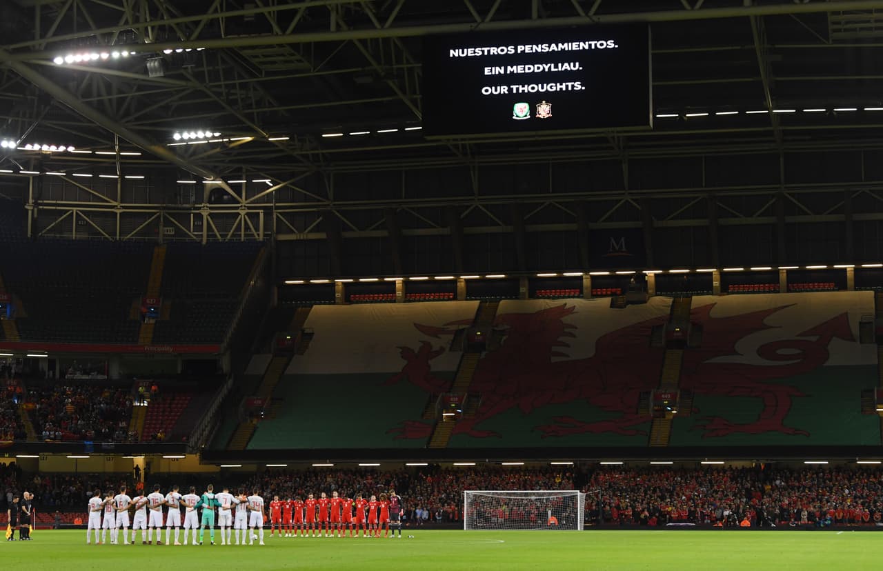El Principality Stadium contó con gran número de fanáticos. Antes de comenzar se realizó un minuto de silencio por las víctimas del temporal que golpeó a Mallorca en los pasados días.