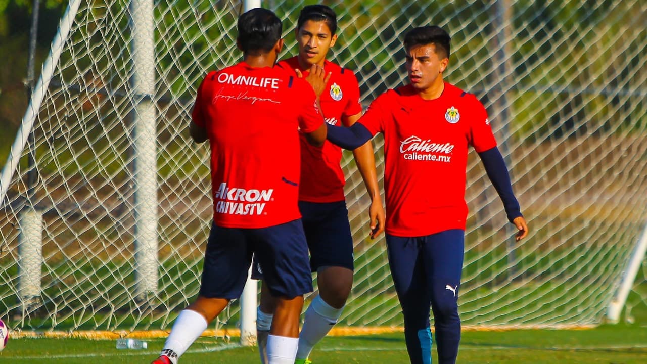 Chivas aplasta 8-0 a Colima en su primer amistoso... ¡ve todos los goles!