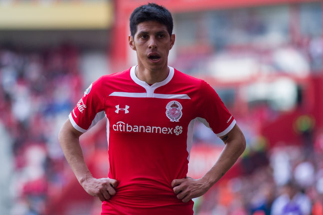 El también experimentado mediocampista Pablo Barrientos es otro argentino en la nómina del Toluca.