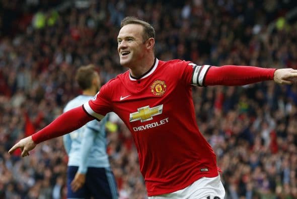 Otro que rompería corazones y dividiría opiniones es Wayne Rooney, el delantero del Manchester United estuvo cerca de abandonar a los Diablos Rojos para emigrar al otro equipo de la ciudad el Manchester City.