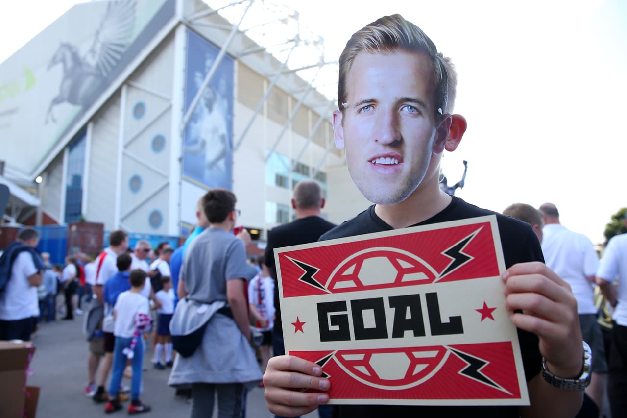 Los fanáticos ingleses vivieron con emoción el partido contra uno de los rivales que los eliminó en Brasil 2014.