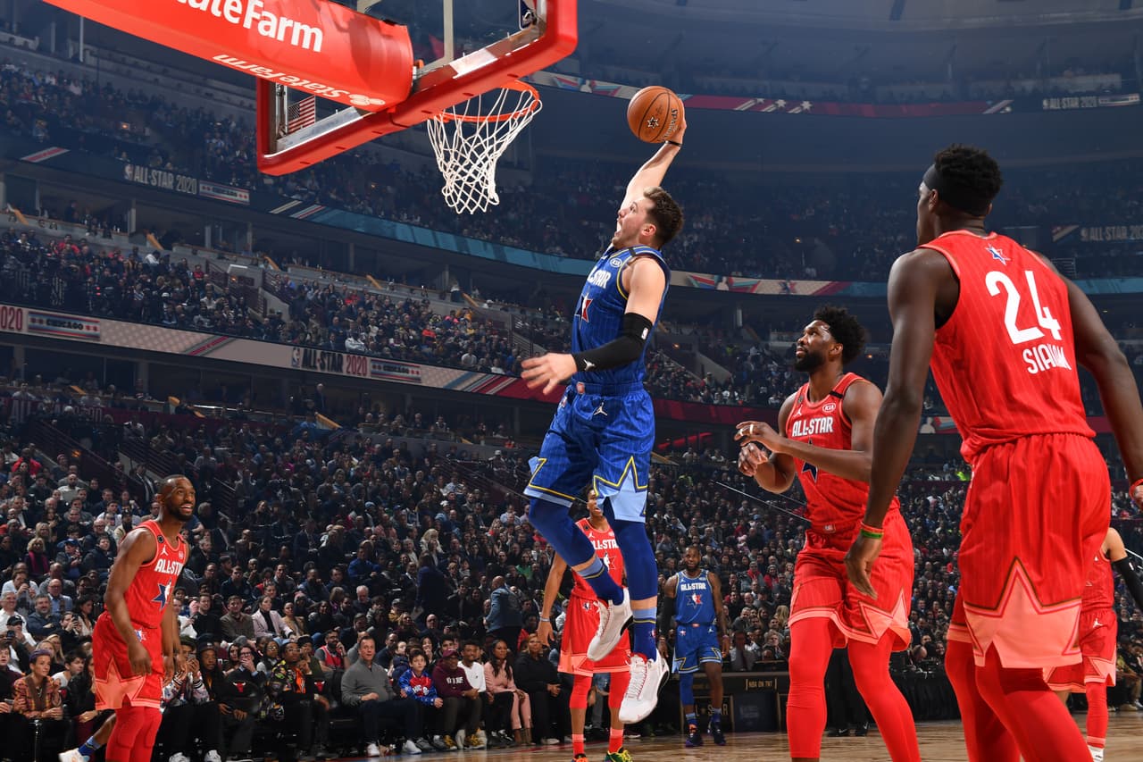 Este nuevo formato del NBA All-Star Game dio bueno frutos pues el cotejo se desarrolló con intensidad y ambos equipos buscaron el triunfo a toda costa. Finalmente Team LeBron se impuso 157 a 155 ante Team Giannis ¡Estas fotos son para enmarcar!