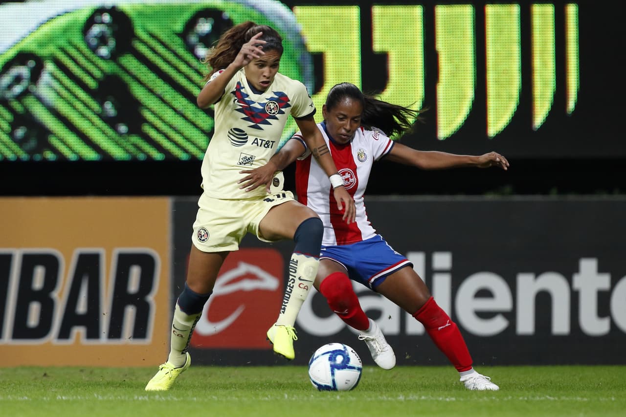 Con goles de Daniela Espinosa y Jennifer Muñoz, laságuilas se imponen 0-2 en su visita a las Chivas.