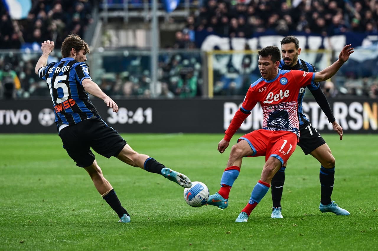 Napoli venció al Atalanta con goles de Lorenzo Insigne, Matteo Politano, Eljif Elmas, quien anotó tras recibir el balón de Hirving Lozano.