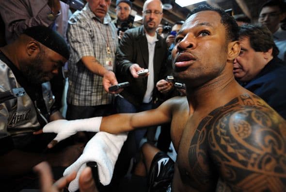 Todos quieren tener de primera mano las palabras de Shane Mosley.