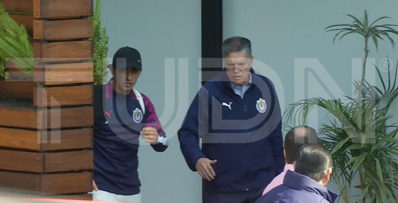 ¡Es un hecho! 'Pocho' Guzmán está amarrado como refuerzo de Chivas