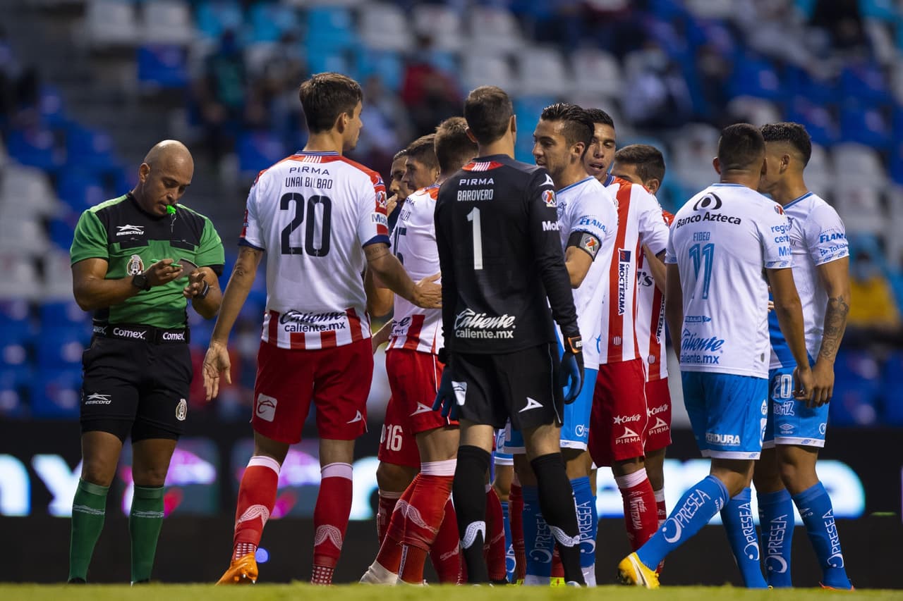 Pero en tiempo de compensación, el VAR haría de las suyas y le daría un penal al Atlético San Luis para buscar el empate.