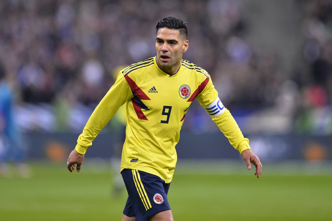 <b>Falcao García</b>: 
<b>16 millones de dólares</b>. Es el capitán de la Selección Colombia y juega con el Mónaco de Francia.