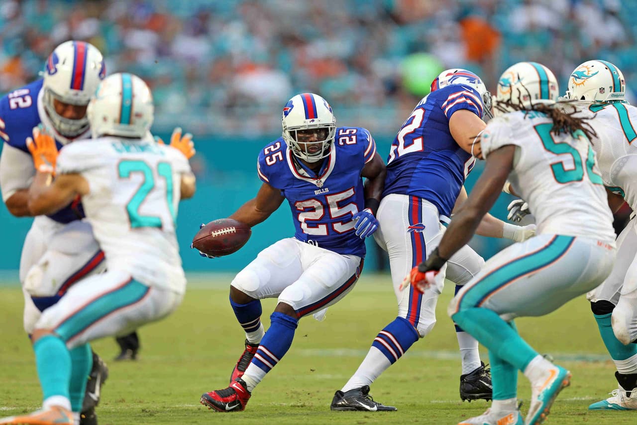 El corredor LeSean McCoy y el receptor Sammy Watkins entrenaron con titulares de los Bills