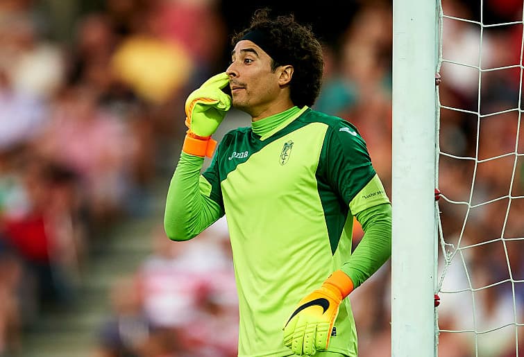 Ochoa fue el arquero que más goles recibió en la pasada temporada en España.