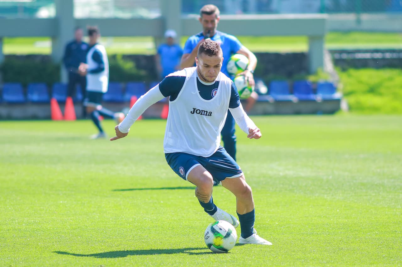 Cruz Azul entrena con intensidad bajo el mando de Pedro Caixinha con la claridad de que una victoria contra Pachuca en la Jornada 11 del Clausura 2019 lo meterá en el grupo de los ocho mejores.