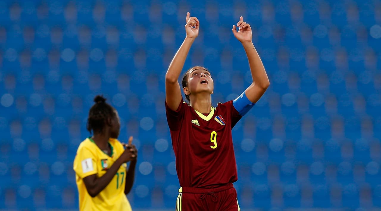 A pesar de advertir dolores en los ligamentos de sus tobillos, Deyna entendó su responsabilidad y contra Camerún fue protagonista en el triunfo del equipo 2-1 en el segundo partido del grupo.