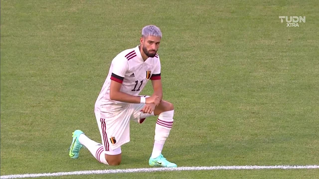 Arranca el partido y la pelota está en juego.