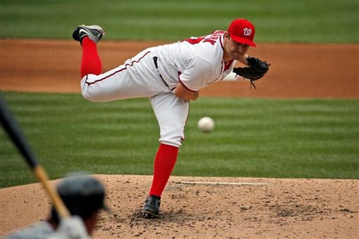 Roark ponchó a 15 y Washington blanqueó a Minnesota