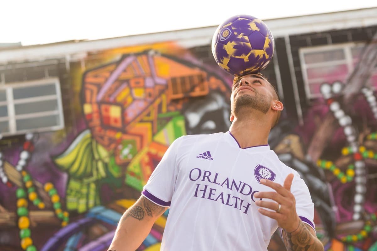 “La pasión es el origen” del nuevo uniforme alternativo en blanco de Orlando City.