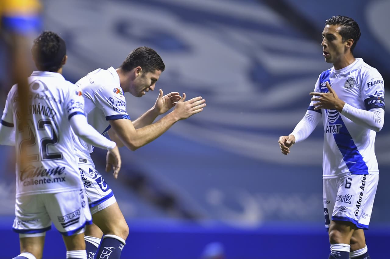 Gignac abrió el marcador desde los once pasos a los 11’ de juego. Ormeño (23’) se encargó de emparejar los cartones. Tigres y Puebla llegaron a 12 y 16 unidades, respectivamente. En la J11, Puebla recibirá al Atlas y tigres recibirá a Mazatlán.