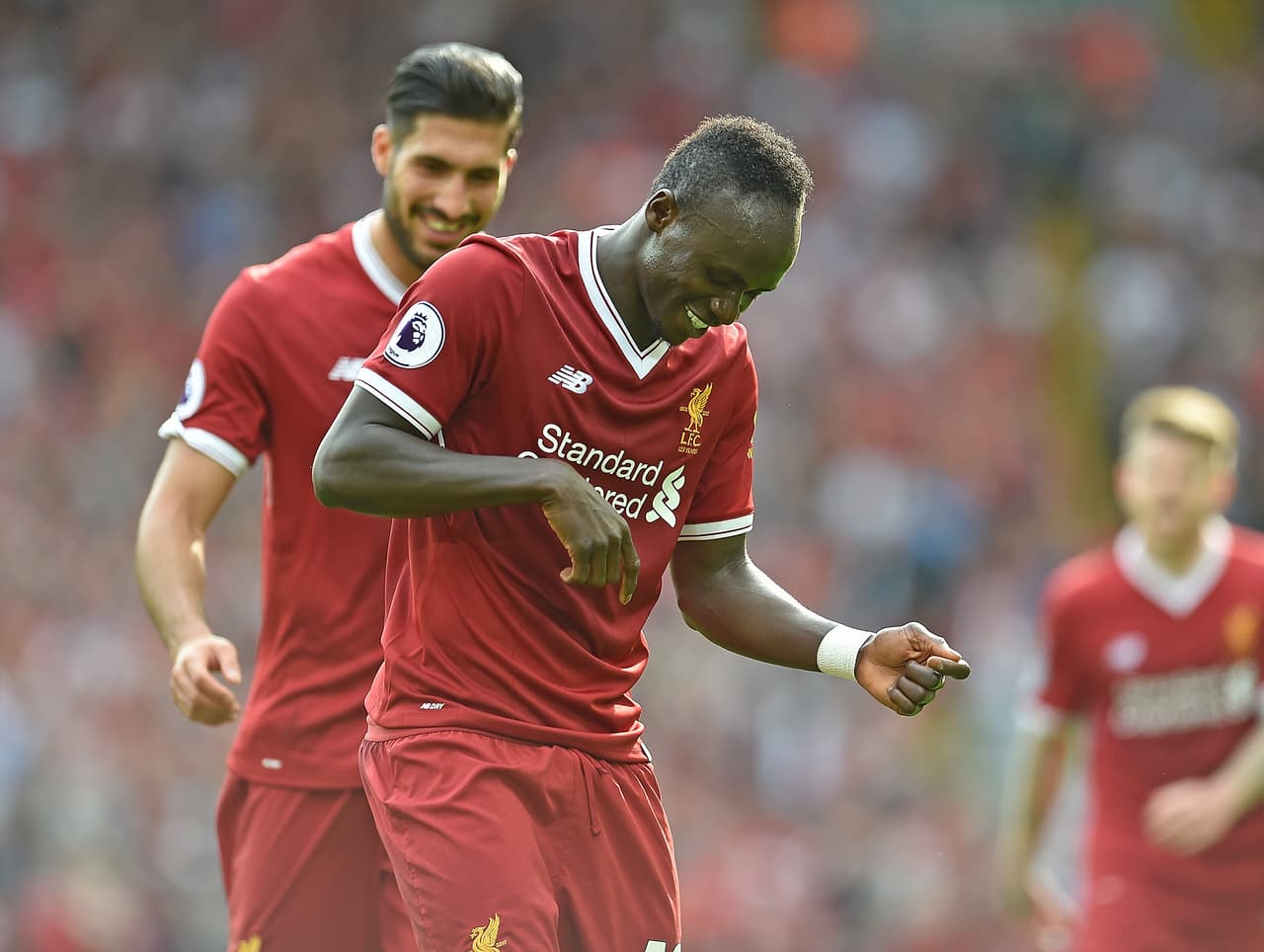 El baile estuvo a cargo de Liverpool frente a los 53 mil espectadores presentes en Anfield.