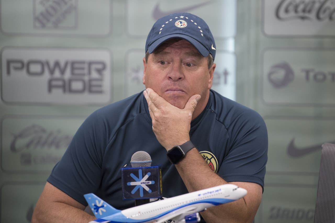 Miguel Herrera busca dos refuerzos más para América