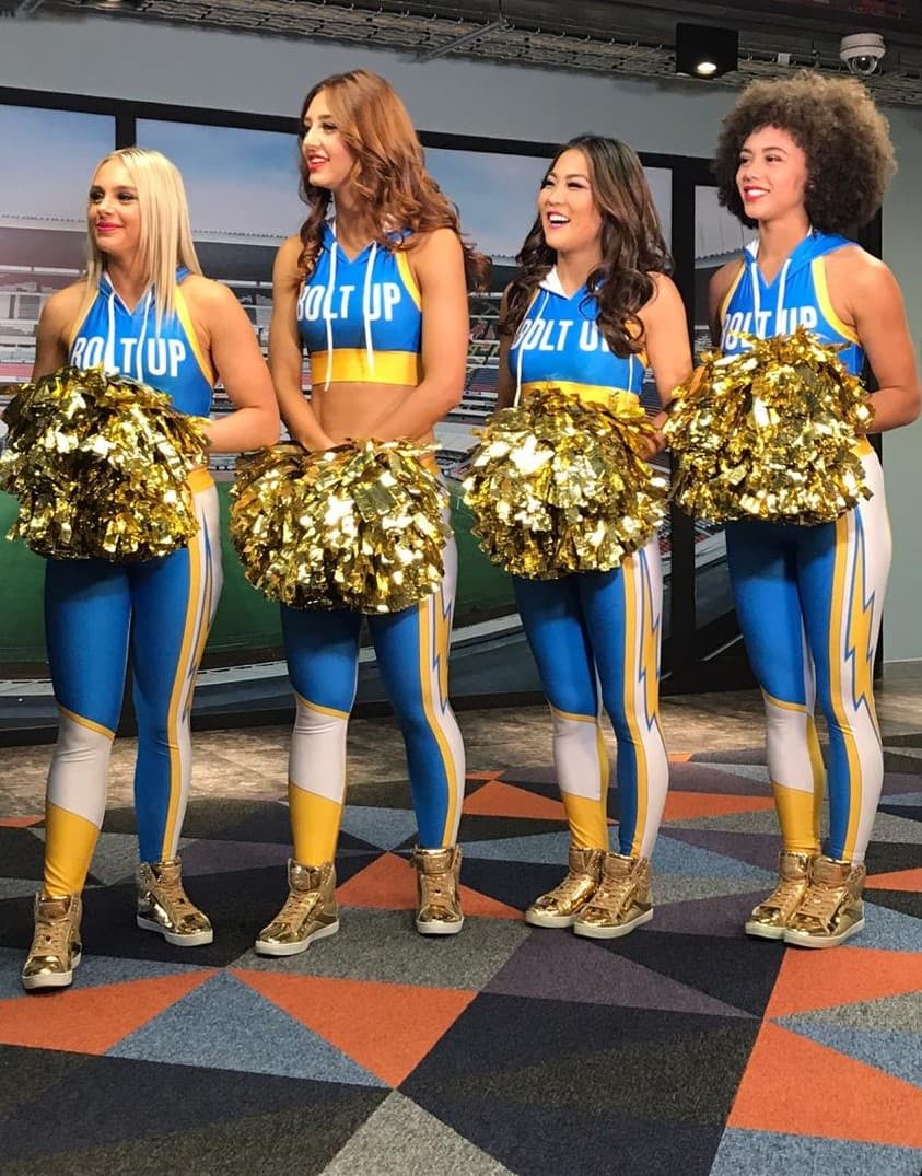 Esta mañana TUDN recibió una visita especial tras contar con la presencia de las Cheerleaders de Los Angeles Chargers.