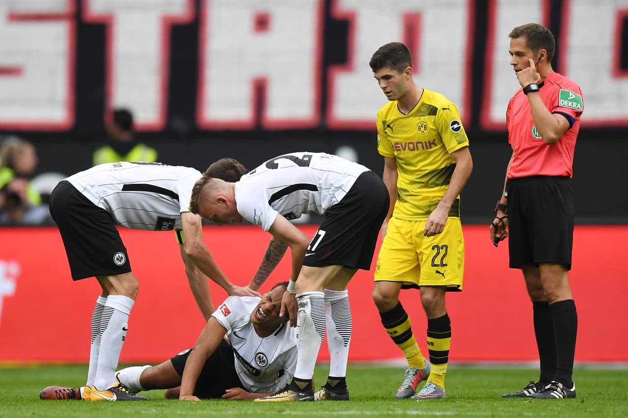 Al minuto 37 del primer tiempo, Chandler sufrió un fuerte golpe que amenazó su presencia en el juego.