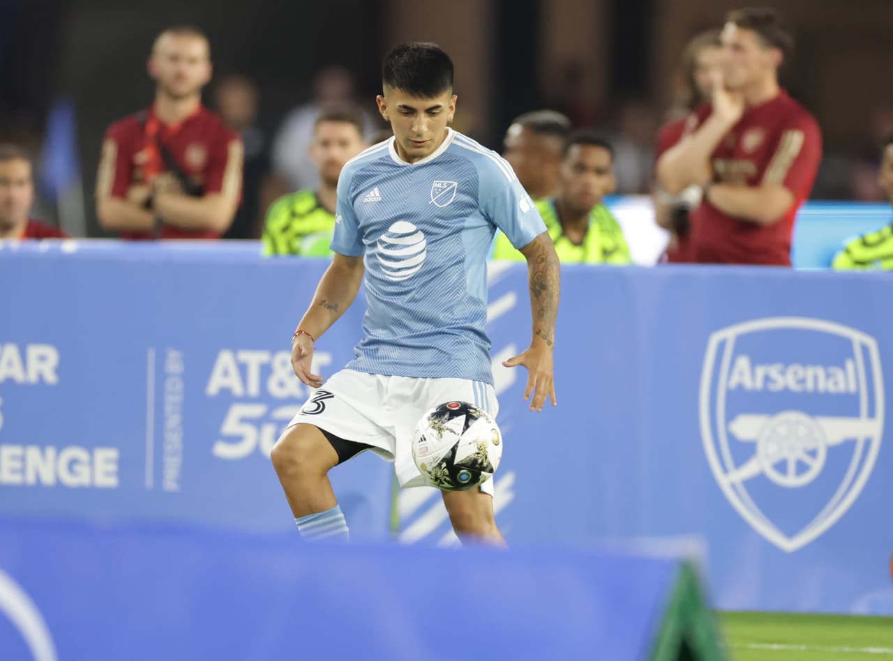 Thiago Almada rompió el récord en el Passing Challenge