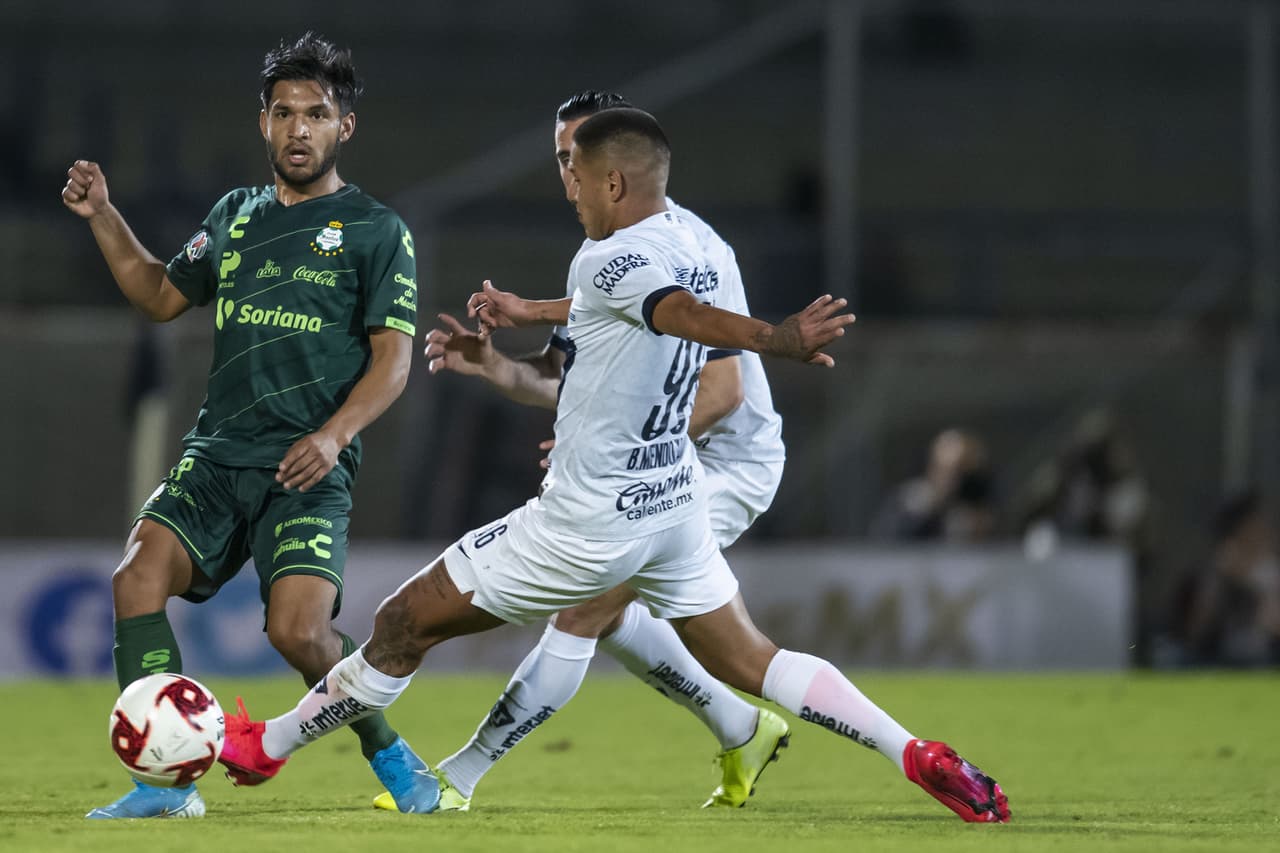 Con goles de Alejandro Mayorga y Juan Dinenno, Pumas le gana 2-1 a Santos, pero no les alcanza para meterse en la siguiente ronda y quedan eliminados.