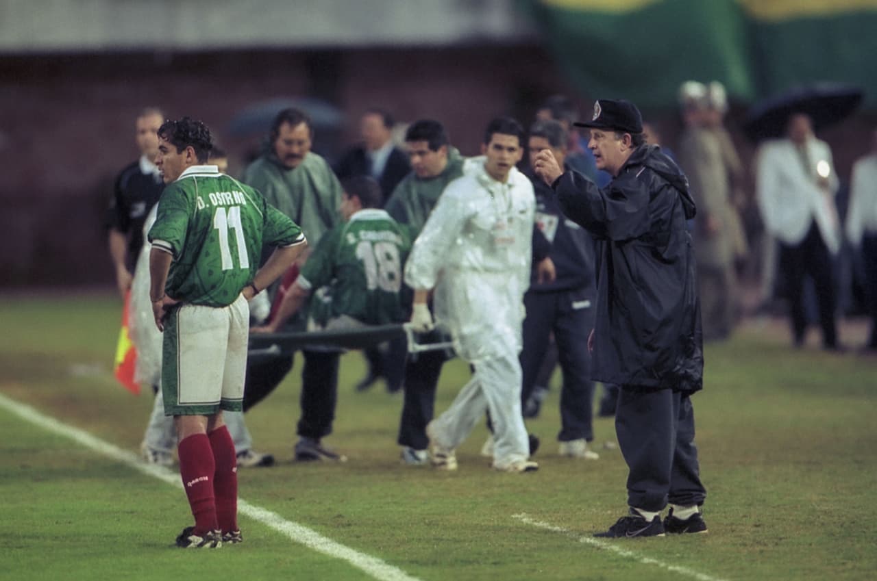 Manuel Lapuente, uno de los mejores entrenadores del futbol mexicano, logró títulos de liga y como seleccionador de México, consiguiendo el trofeo más importante a nivel selecciones: la Copa Confederaciones de 1999. En Liga MX, Manolo Lapuente hizo campeón al Necaxa, Puebla y América.