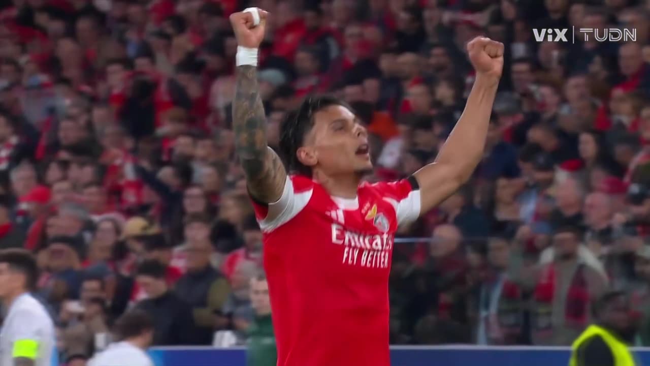 ¡Que oso! El error que cuesta el primer gol del Benfica